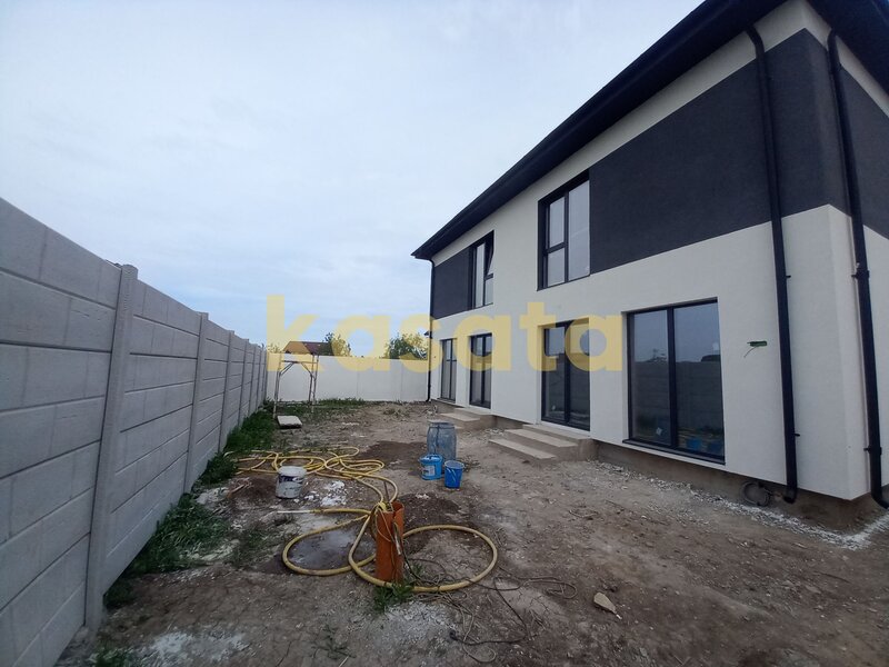 Bragadiru, curte, zona linistita, casa in duplex, 4 camere,