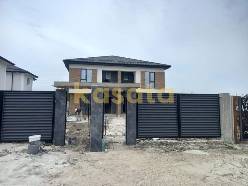 Bragadiru, curte, zona linistita, casa in duplex, 4 camere,